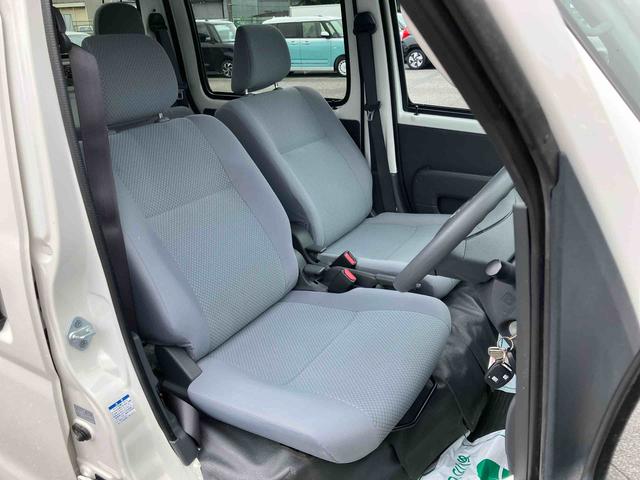 ハイゼットカーゴデッキバンＧＬ　４ＷＤＡｓ−Ｉｓ車　４ＷＤ　４速ＡＴ　最大積載量２５０Ｋｇ　トップシェードガラス　キーレスエントリー　フロントパワーウィンドウ　ホイールキャップ　ＡＵＸ／ＣＤステレオ　ＥＴＣ（千葉県）の中古車