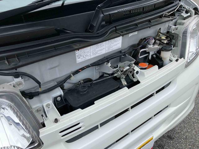 ハイゼットカーゴデッキバンＧＬ　４ＷＤＡｓ−Ｉｓ車　４ＷＤ　４速ＡＴ　最大積載量２５０Ｋｇ　トップシェードガラス　キーレスエントリー　フロントパワーウィンドウ　ホイールキャップ　ＡＵＸ／ＣＤステレオ　ＥＴＣ（千葉県）の中古車