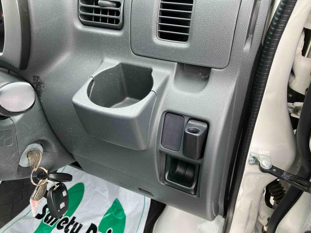 ハイゼットカーゴデッキバンＧＬ　４ＷＤＡｓ−Ｉｓ車　４ＷＤ　４速ＡＴ　最大積載量２５０Ｋｇ　トップシェードガラス　キーレスエントリー　フロントパワーウィンドウ　ホイールキャップ　ＡＵＸ／ＣＤステレオ　ＥＴＣ（千葉県）の中古車