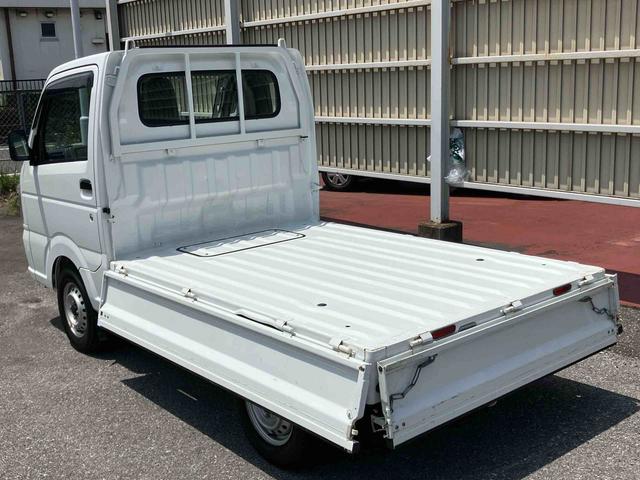 キャリイトラックＫＣエアコン・パワステパートタイム４ＷＤ　テールゲートチェーン　ゲートプロテクター　ガードフレームプロテクター　ロングバイザー　運転席シートバックポケット　灰皿　スピーカー一体型ＦＭ．ＡＭラジオチューナー（千葉県）の中古車