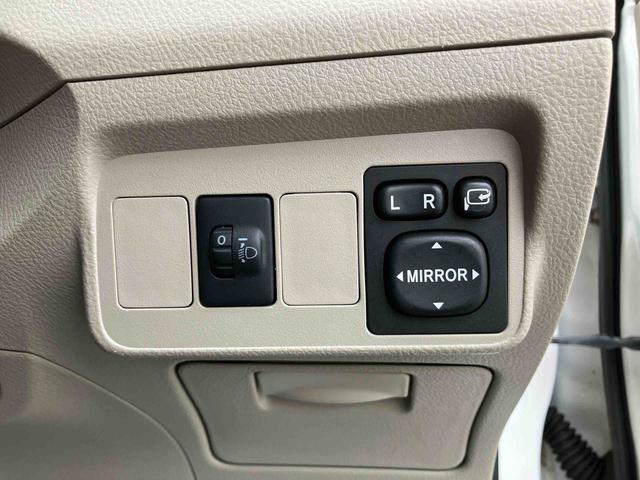 カローラアクシオＸ純正ＳＤナビ／ＴＶ／ＣＤ　ＥＴＣ　電動格納ドアミラー　キーレスエントリー　ＣＶＴ　ＡＢＳ　デュアルエアバッグ（千葉県）の中古車