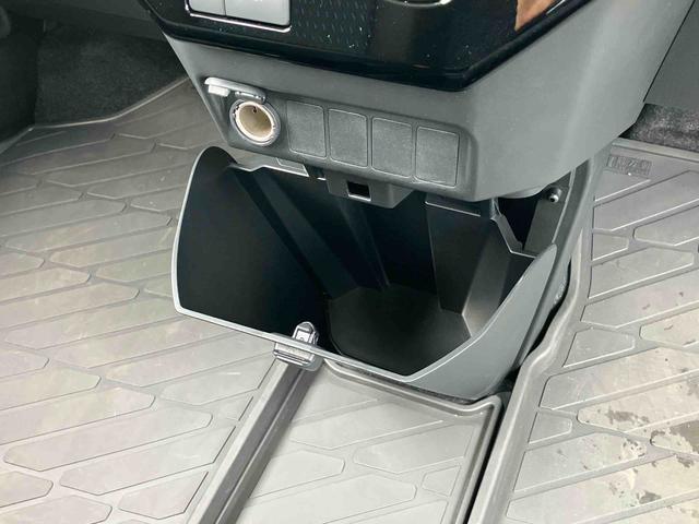 トールカスタムＧバックカメラ（アップグレードパック）　　ＬＥＤヘッド＆フォグランプ　自動追従クルコン　１４インチアルミ　両側パワスラ　電動駐車ブレーキ　プッシュボタンスタート　コーナーセンサー　衝突被害軽減ブレーキ（千葉県）の中古車