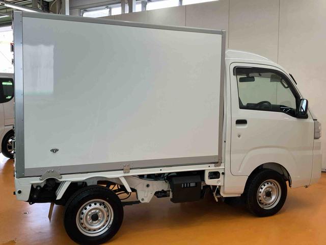 ハイゼットトラックカラーアルミ中温冷凍車 片側スライドドアキー付き埋込みロックロッド式バックドア キー付きワンタッチ引込式スライド左サイドドア LED庫内灯 庫内警報ブザー 解除機能付バックドア90度開きストッパー ドレンホース付水抜き穴(千葉県)の中古車
