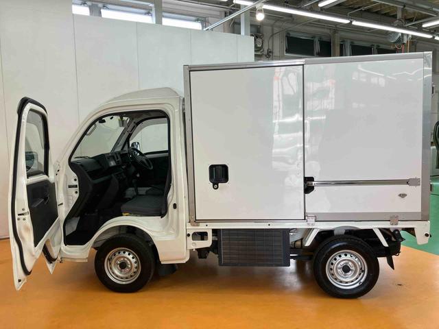 ハイゼットトラックカラーアルミ中温冷凍車 片側スライドドアキー付き埋込みロックロッド式バックドア キー付きワンタッチ引込式スライド左サイドドア LED庫内灯 庫内警報ブザー 解除機能付バックドア90度開きストッパー ドレンホース付水抜き穴(千葉県)の中古車