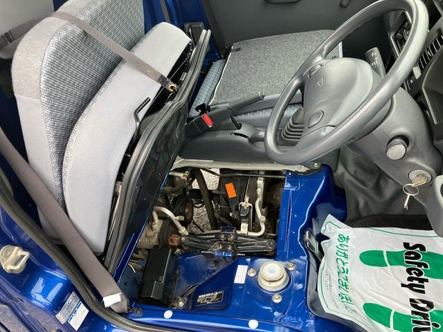 ハイゼットトラック農用スペシャルＶＳ４ＷＤ　５速マニュアル　副変速機　スーパーデフロック　リヤ４枚リーフスプリング　荷台ライト　　テールゲートチェーン　スピーカー一体型ＡＭ／ＦＭラジオ　エアコン　パワステ（千葉県）の中古車