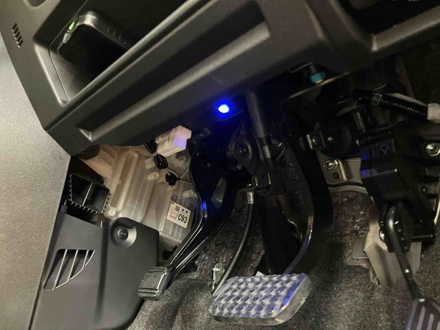 ムーヴキャンバスＧメイクアップリミテッド　ＳＡIIIパノラマカメラ連動８インチフルセグナビ　ＵＳＢ接続　ブルートゥース対応　ＨＤＭＩ接続　フロント．リヤドライブレコーダー連動　ＴＶナビキット　室内ブルーイルミネーションパック　ボイス４コーナーセンサー（千葉県）の中古車