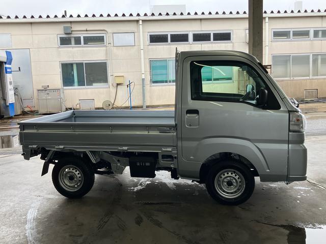 ハイゼットトラックスタンダード　農用スペシャル５速マニュアル　電子制御式４ＷＤ　荷台ＬＥＤライト　リヤ４枚リーフスプリング　スーパーデフロック　衝突被害軽減ブレーキ　コーナーセンサー　スピーカー一体型ＡＭ／ＦＭラジオ　エアコン　パワステ（千葉県）の中古車