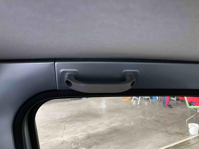 ハイゼットトラックスタンダード　農用スペシャル５速マニュアル　電子制御式４ＷＤ　荷台ＬＥＤライト　リヤ４枚リーフスプリング　スーパーデフロック　衝突被害軽減ブレーキ　コーナーセンサー　スピーカー一体型ＡＭ／ＦＭラジオ　エアコン　パワステ（千葉県）の中古車