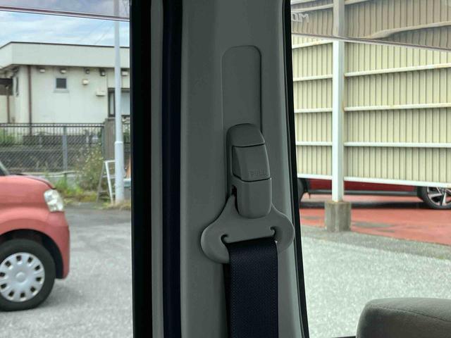ムーヴＬ　ＳＡIIIＣＤラジオチューナー　ＡＵＸ接続　オートハイビーム　キーレスエントリー　バニティーミラー付き左右サンバイザー　助手席シートバックポケット　ショッピングフック　シートベルトアンカーアジャスター（千葉県）の中古車