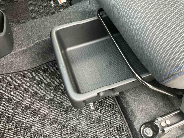 ムーヴカスタム　ＲＳ　ハイパーバックカメラ連動フルセグナビ　ＵＳＢ接続　ブルートゥース対応　オートライト　ＬＥＤヘッドライト　プッシュエンジンスタート　キーフリーシステム　セキュリティアラーム　助手席シートアンダートレイ（千葉県）の中古車