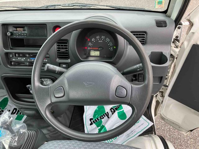 ハイゼットトラック農用スペシャル５速ＭＴ（マニュアル）　パートタイム４ＷＤ　最大積載量３５０ｋｇ　荷台灯　ホワイトエアコン　パワステ　エアバッグ（千葉県）の中古車