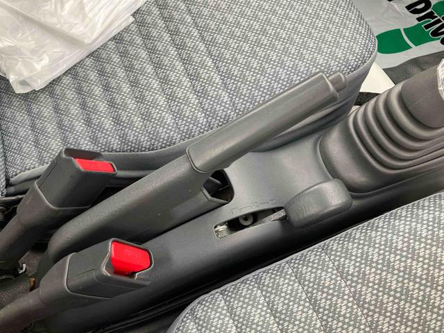 ハイゼットトラック農用スペシャル５速ＭＴ（マニュアル）　パートタイム４ＷＤ　最大積載量３５０ｋｇ　荷台灯　ホワイトエアコン　パワステ　エアバッグ（千葉県）の中古車