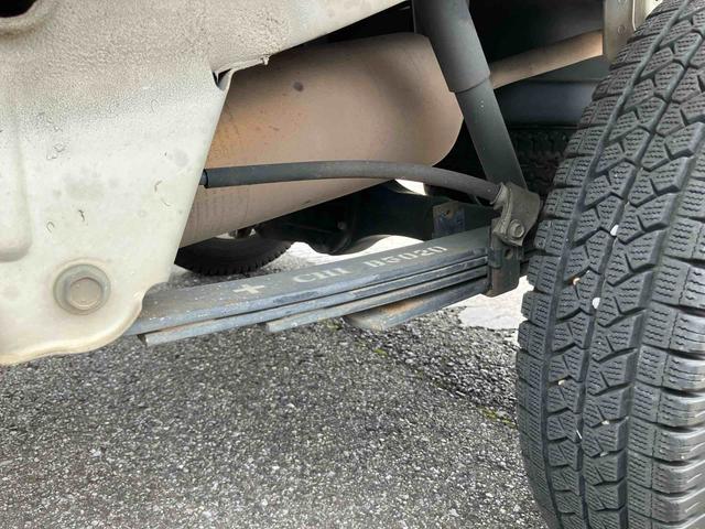 ハイゼットトラック農用スペシャル５速ＭＴ（マニュアル）　パートタイム４ＷＤ　最大積載量３５０ｋｇ　荷台灯　ホワイトエアコン　パワステ　エアバッグ（千葉県）の中古車