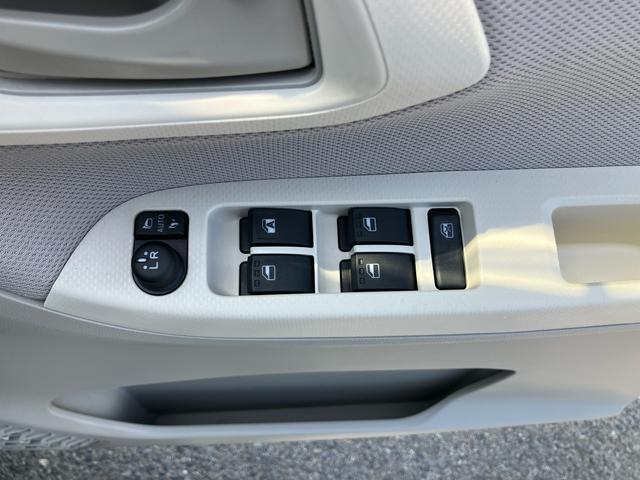 ムーヴＸ　ＳＡIIIＣＤチューナー　衝突被害軽減ブレーキ　トップシェイドガラス　オートライト＆オートハイビーム　運転席シートヒーター　チルトステアリング　シートリフター　プッシュボタンスタート　盗難防止アラーム　アルミ（千葉県）の中古車