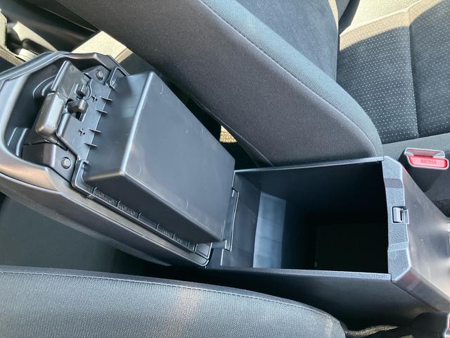 カローラフィールダー１．５Ｇワンセグナビ　ブルートゥース対応　ＡＵＸ接続　ビルトインＥＴＣ　オートライト　オートハイビーム　ＬＥＤヘッドライト　アイドリングストップ機構　横滑り防止装置　チルト＆テレスコピックステアリング（千葉県）の中古車