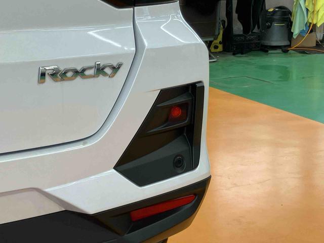 ロッキープレミアム　４ＷＤ４ＷＤターボ　パノラマカメラ連動９インチフルセグナビ　ブルートゥース対応　ＵＳＢ接続　ビルトインＥＴＣ　ブラインドスポットモニター　前席シートヒーター　リヤフォグランプ　ウインドシールドディアイサー（千葉県）の中古車
