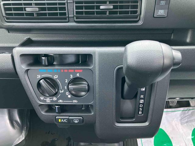 ハイゼットカーゴデラックス　４ＷＤ電子制御４ＷＤ　ＬＥＤヘッドライト＆フォグランプ　リヤヒーター　プライバシーガラス　パワーウィンドウ　オーバーヘッドシェルフ　スピーカー一体型ＡＭ・ＦＭラジオ　キーレス　衝突被害軽減ブレーキ（千葉県）の中古車