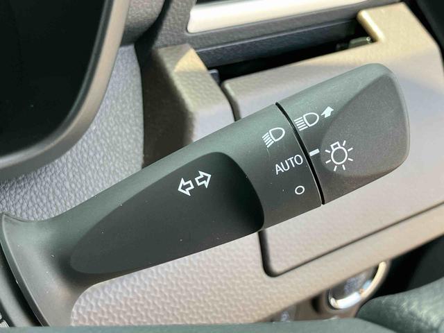 トールＧ衝突被害軽減ブレーキ　車線逸脱機能　横滑り防止装置　両側電動スライドドア　バックカメラ　ＬＥＤヘッドライト　オ−トライト　コ−ナ−センサー　プッシュスタート　キーフリーシステム　ステアリングリモコン（千葉県）の中古車