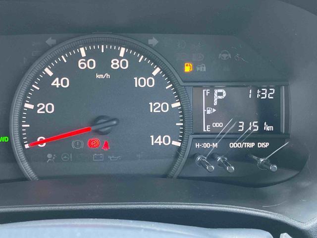 ハイゼットカーゴデラックス　４ＷＤ電子制御４ＷＤ　リヤヒーター　オートライト　プライバシーガラス　フロントパワーウィンドウ　オーバーヘッドシェルフ　キーレスエントリー　コーナーセンサー　衝突被害軽減ブレーキ（千葉県）の中古車