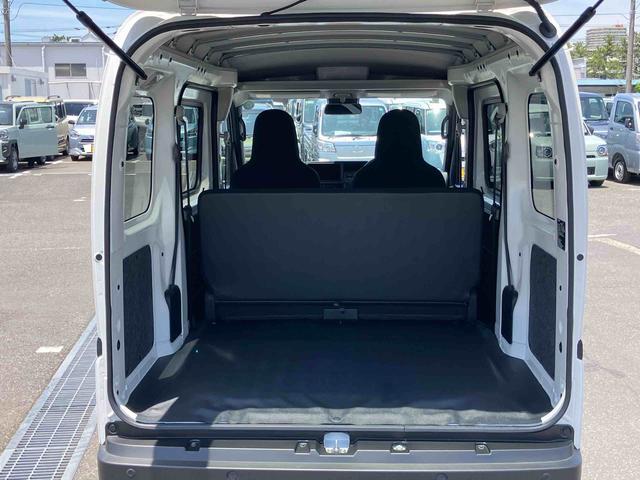 ハイゼットカーゴデラックス　４ＷＤ電子制御４ＷＤ　リヤヒーター　オートライト　プライバシーガラス　フロントパワーウィンドウ　オーバーヘッドシェルフ　キーレスエントリー　コーナーセンサー　衝突被害軽減ブレーキ（千葉県）の中古車