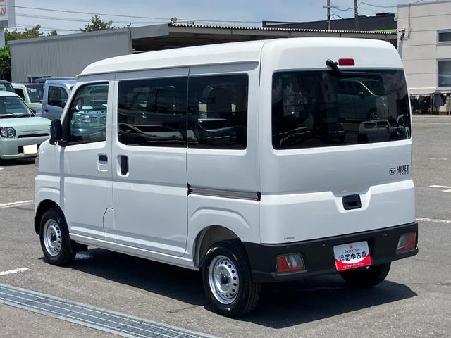 ハイゼットカーゴデラックス　４ＷＤ電子制御４ＷＤ　リヤヒーター　オートライト　プライバシーガラス　フロントパワーウィンドウ　オーバーヘッドシェルフ　キーレスエントリー　コーナーセンサー　衝突被害軽減ブレーキ（千葉県）の中古車