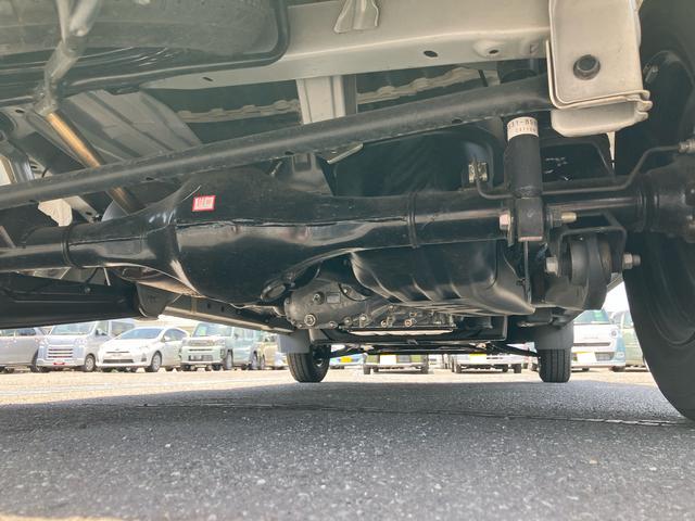 ハイゼットカーゴデラックス　４ＷＤ電子制御４ＷＤ　リヤヒーター　オートライト　プライバシーガラス　フロントパワーウィンドウ　オーバーヘッドシェルフ　キーレスエントリー　コーナーセンサー　衝突被害軽減ブレーキ（千葉県）の中古車