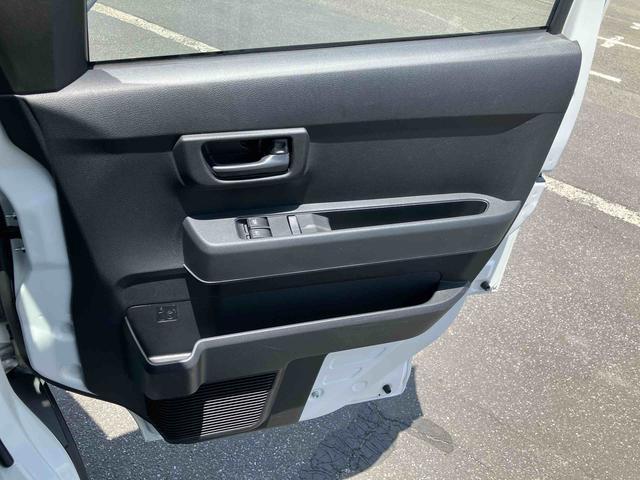 ハイゼットカーゴデラックス　４ＷＤ電子制御４ＷＤ　リヤヒーター　オートライト　プライバシーガラス　フロントパワーウィンドウ　オーバーヘッドシェルフ　キーレスエントリー　コーナーセンサー　衝突被害軽減ブレーキ（千葉県）の中古車