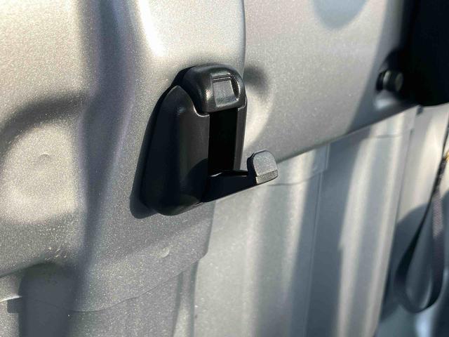 ハイゼットトラックスタンダードＣＶＴ　衝突被害軽減ブレーキ　コーナーセンサー　横滑り防止装置　オートライト　アイドリングストップ　スピーカー一体型ＡＭ／ＦＭラジオ　エアコン　パワステ（千葉県）の中古車