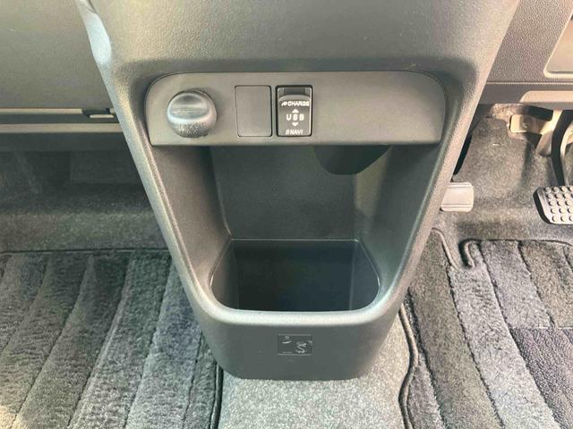 ムーヴキャンバスＧメイクアップ　ＳＡIIIバックカメラ連動フルセグナビ　ＵＳＢ接続　ブルートゥース対応　フロントドライブレコーダー　ＥＴＣ　置きラクボックス　オートライト　オートハイビーム　助手席シートアンダートレイ　プッシュエンジンスタート（千葉県）の中古車