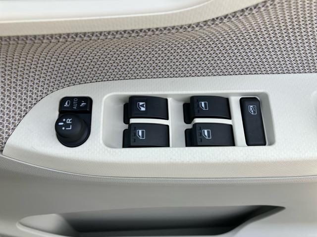 ムーヴＸ　ＳＡIIナビ・ＴＶ・ＤＶＤ・ＢＴ・ＵＳＢ　Ｂカメラ　衝突被害軽減ブレーキ　誤発進抑制制御　横滑り防止装置　空転防止装置　オートライト　前席大型アームレスト付ベンチシート　トップシェイドガラス　アルミホイール（千葉県）の中古車