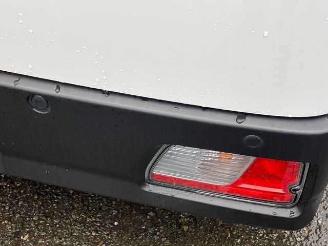 ハイゼットカーゴデラックス　４ＷＤ電子制御４ＷＤ　リヤヒーター　オートライト　プライバシーガラス　フロントパワーウィンドウ　オーバーヘッドシェルフ　キーレスエントリー　コーナーセンサー　衝突被害軽減ブレーキ（千葉県）の中古車