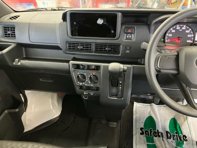 ハイゼットカーゴデラックス　４ＷＤ電子制御４ＷＤ　リヤヒーター　オートライト　プライバシーガラス　フロントパワーウィンドウ　オーバーヘッドシェルフ　キーレスエントリー　コーナーセンサー　衝突被害軽減ブレーキ（千葉県）の中古車