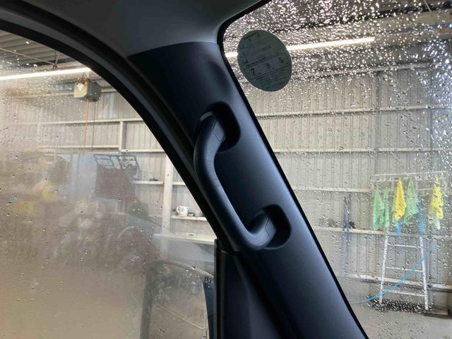 ハイゼットカーゴデラックス　４ＷＤ電子制御４ＷＤ　リヤヒーター　オートライト　プライバシーガラス　フロントパワーウィンドウ　オーバーヘッドシェルフ　キーレスエントリー　コーナーセンサー　衝突被害軽減ブレーキ（千葉県）の中古車
