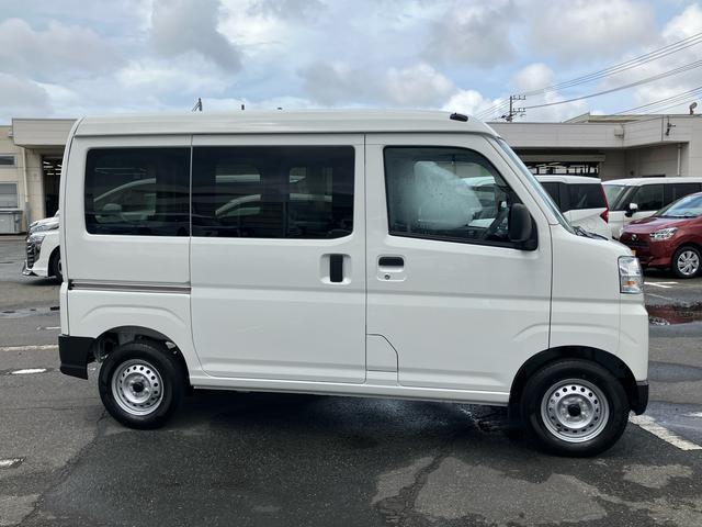 ハイゼットカーゴデラックス　４ＷＤ電子制御４ＷＤ　リヤヒーター　オートライト　プライバシーガラス　フロントパワーウィンドウ　オーバーヘッドシェルフ　キーレスエントリー　コーナーセンサー　衝突被害軽減ブレーキ（千葉県）の中古車