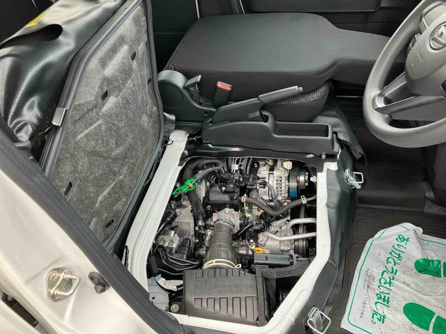 ハイゼットカーゴデラックス　４ＷＤ電子制御４ＷＤ　リヤヒーター　オートライト　プライバシーガラス　フロントパワーウィンドウ　オーバーヘッドシェルフ　キーレスエントリー　コーナーセンサー　衝突被害軽減ブレーキ（千葉県）の中古車