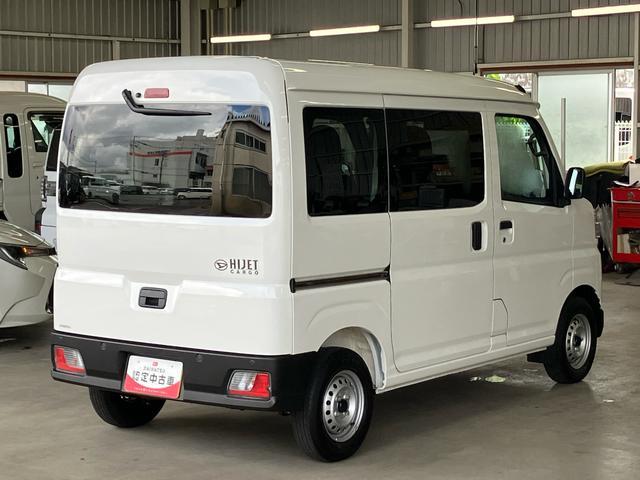 ハイゼットカーゴデラックス　４ＷＤ電子制御４ＷＤ　リヤヒーター　オートライト　プライバシーガラス　フロントパワーウィンドウ　オーバーヘッドシェルフ　キーレスエントリー　コーナーセンサー　衝突被害軽減ブレーキ（千葉県）の中古車
