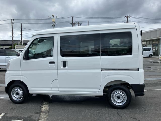 ハイゼットカーゴデラックス　４ＷＤ電子制御４ＷＤ　リヤヒーター　オートライト　プライバシーガラス　フロントパワーウィンドウ　オーバーヘッドシェルフ　キーレスエントリー　コーナーセンサー　衝突被害軽減ブレーキ（千葉県）の中古車