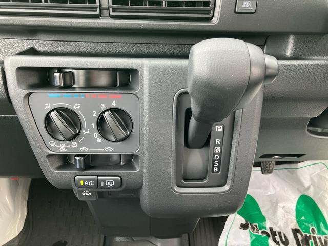 ハイゼットカーゴデラックス　４ＷＤ電子制御４ＷＤ　リヤヒーター　オートライト　プライバシーガラス　フロントパワーウィンドウ　オーバーヘッドシェルフ　キーレスエントリー　コーナーセンサー　衝突被害軽減ブレーキ（千葉県）の中古車