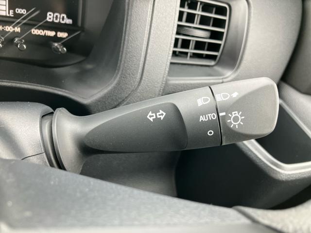 ハイゼットカーゴデラックス　４ＷＤ電子制御４ＷＤ　リヤヒーター　オートライト　プライバシーガラス　フロントパワーウィンドウ　オーバーヘッドシェルフ　キーレスエントリー　コーナーセンサー　衝突被害軽減ブレーキ（千葉県）の中古車