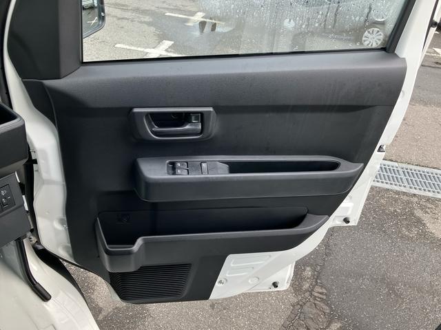ハイゼットカーゴデラックス　４ＷＤ電子制御４ＷＤ　リヤヒーター　オートライト　プライバシーガラス　フロントパワーウィンドウ　オーバーヘッドシェルフ　キーレスエントリー　コーナーセンサー　衝突被害軽減ブレーキ（千葉県）の中古車