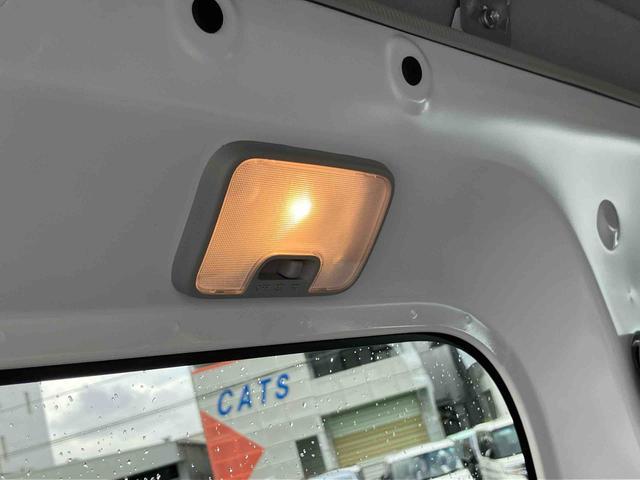 ハイゼットカーゴデラックス　４ＷＤ電子制御４ＷＤ　リヤヒーター　オートライト　プライバシーガラス　フロントパワーウィンドウ　オーバーヘッドシェルフ　キーレスエントリー　コーナーセンサー　衝突被害軽減ブレーキ（千葉県）の中古車