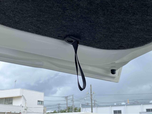 ハイゼットカーゴデラックス　４ＷＤ電子制御４ＷＤ　リヤヒーター　オートライト　プライバシーガラス　フロントパワーウィンドウ　オーバーヘッドシェルフ　キーレスエントリー　コーナーセンサー　衝突被害軽減ブレーキ（千葉県）の中古車