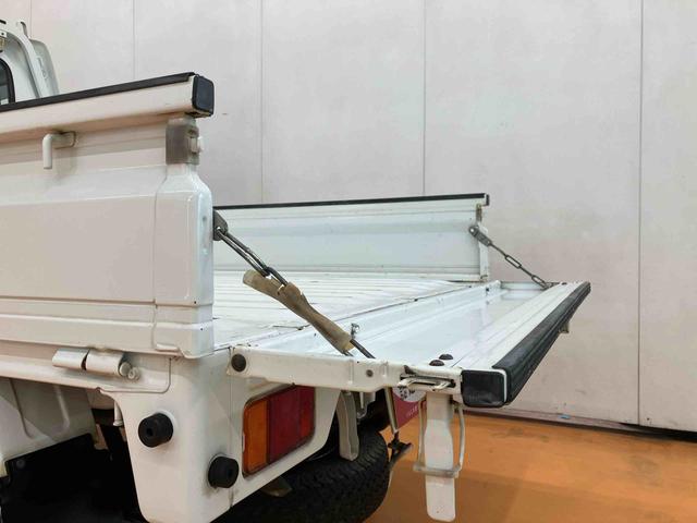 キャリイトラックＫＣエアコン・パワステ農繁仕様　４ＷＤ５速マニュアル　副変速機　デフロック　荷台ライト　テールゲートチェーン　スピーカー一体型ＡＭ／ＦＭラジオ　エアコン　パワーステアリング（千葉県）の中古車