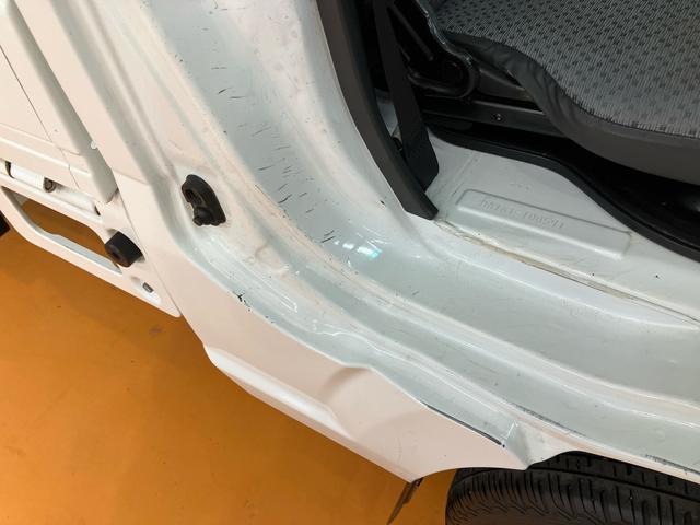 キャリイトラックＫＣエアコン・パワステ農繁仕様　４ＷＤ５速マニュアル　副変速機　デフロック　荷台ライト　テールゲートチェーン　スピーカー一体型ＡＭ／ＦＭラジオ　エアコン　パワーステアリング（千葉県）の中古車