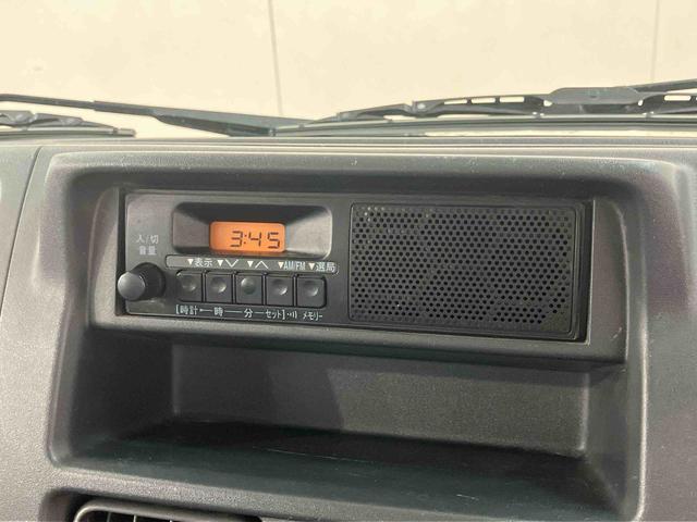 キャリイトラックＫＣエアコン・パワステ農繁仕様　４ＷＤ５速マニュアル　副変速機　デフロック　荷台ライト　テールゲートチェーン　スピーカー一体型ＡＭ／ＦＭラジオ　エアコン　パワーステアリング（千葉県）の中古車
