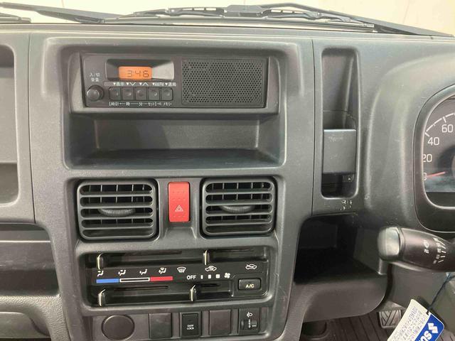 キャリイトラックＫＣエアコン・パワステ農繁仕様　４ＷＤ５速マニュアル　副変速機　デフロック　荷台ライト　テールゲートチェーン　スピーカー一体型ＡＭ／ＦＭラジオ　エアコン　パワーステアリング（千葉県）の中古車