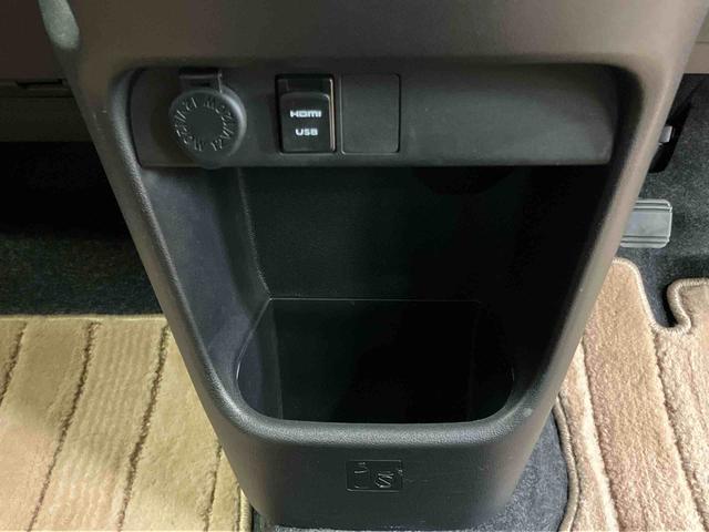 ムーヴキャンバスＧメイクアップリミテッド　ＳＡIIIパノラマカメラ連動８インチフルセグナビ　ＵＳＢ接続　ブルートゥース対応　フロント．リヤドライブレコーダー連動　ＨＤＭＩ接続　置きラクボックス　助手席シートアンダートレイ　プッシュエンジンスタート（千葉県）の中古車