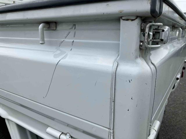 ハイゼットトラック農用スペシャル４ＷＤ　５速マニュアル　荷台三方開　荷台作業灯　４枚リーフスプリング　リヤデフロック　ＣＤチューナー・ＡＭ／ＦＭラジオ　エアコン　パワーステアリング　サイドレバー式駐車ブレーキ　ハロゲンヘッドランプ（千葉県）の中古車