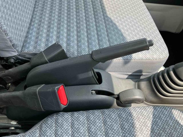 ハイゼットトラック農用スペシャル４ＷＤ　５速マニュアル　荷台三方開　荷台作業灯　４枚リーフスプリング　リヤデフロック　ＣＤチューナー・ＡＭ／ＦＭラジオ　エアコン　パワーステアリング　サイドレバー式駐車ブレーキ　ハロゲンヘッドランプ（千葉県）の中古車