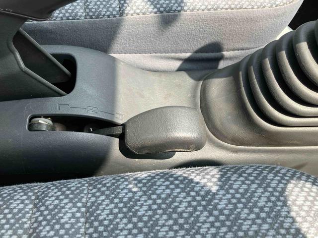 ハイゼットトラック農用スペシャル４ＷＤ　５速マニュアル　荷台三方開　荷台作業灯　４枚リーフスプリング　リヤデフロック　ＣＤチューナー・ＡＭ／ＦＭラジオ　エアコン　パワーステアリング　サイドレバー式駐車ブレーキ　ハロゲンヘッドランプ（千葉県）の中古車
